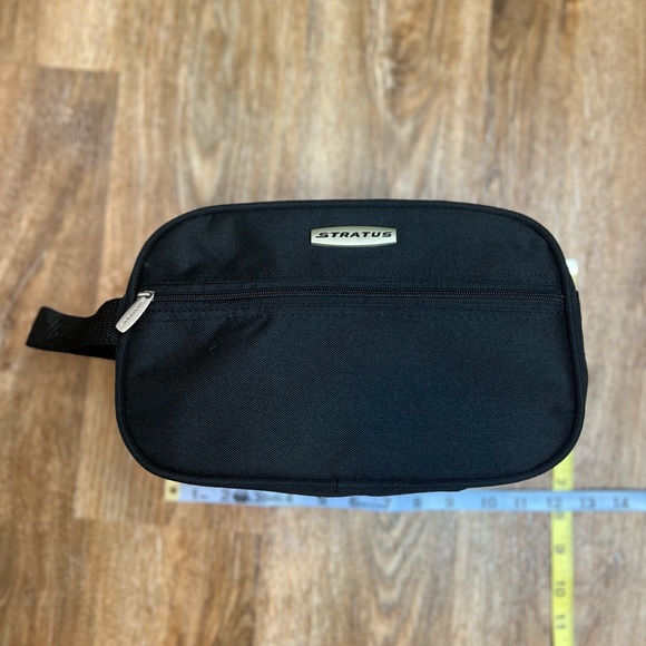 Stratus Toiletry Bag, Black - Picture 8 of 14